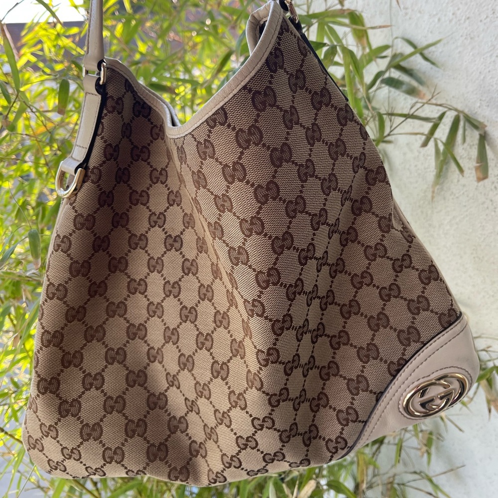 Authentic  monogram Gucci hobo bag